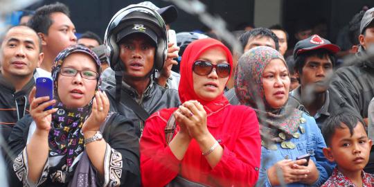 Usai sidang Aceng, warga dan polisi dzikir bersama