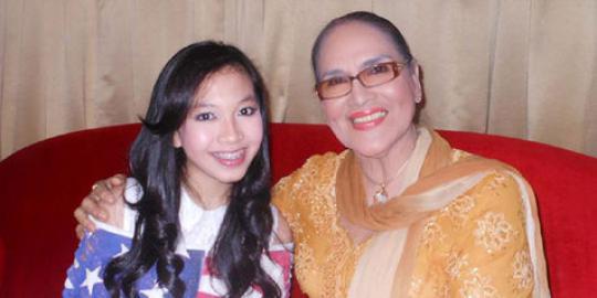 Connie Sutedja jadi model video klip Dhita Blink