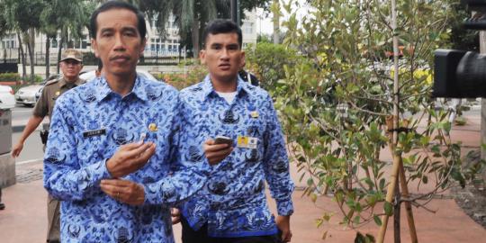 Jokowi: Jangan berpikir bikin terowongan raksasa pakai cangkul
