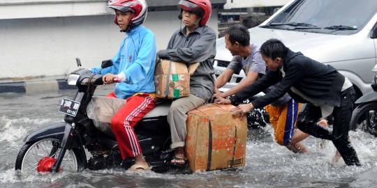 Jokowi: Awas, kalau lurah datang telat ke lokasi banjir