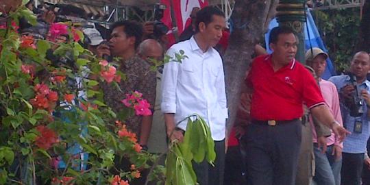 Hari libur, Jokowi tetap menyusuri Kali Ciliwung