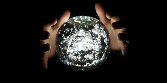 Pawang hujan patok tarif hingga jutaan