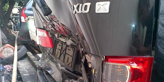 Kondisi mobil Luxio pasca-kecelakaan dengan BMW Rasyid