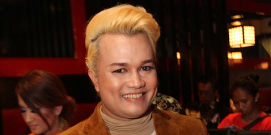 Manggung, Tata Liem siapkan sanggul spektakuler