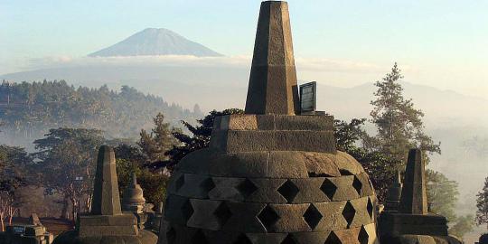 Pendapatan Candi Borobudur melejit, warga sekitar masih sengsara