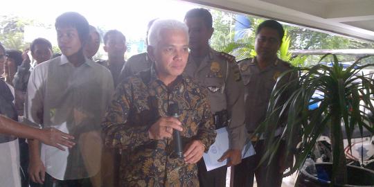 Tiba di Ditlantas, Hatta antar Rasyid sampai ruang penyidikan