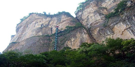 Beranikah Anda menaiki tangga setinggi 91 meter?