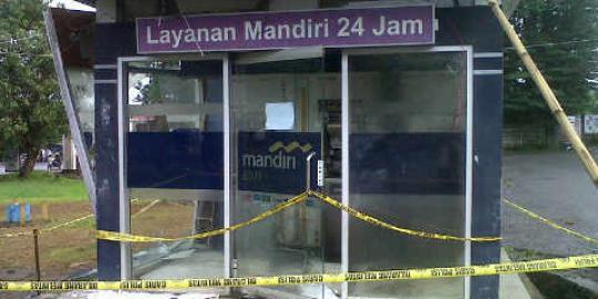 Ledakan di ATM Mandiri diduga karena lemparan bom molotov