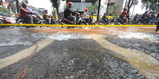 Banjir di Daan Mogot bikin macet 