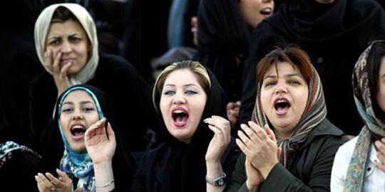 Perawan Iran harus dapat izin orang tua untuk ke luar negeri
