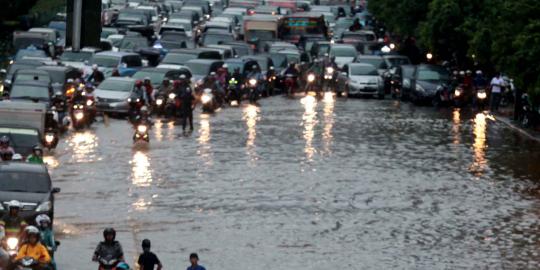 5 Persoalan yang bikin Jokowi tak berdaya atasi banjir