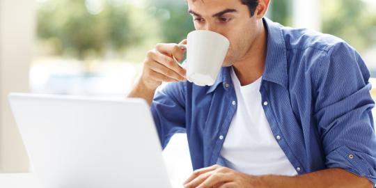 2 Cangkir kopi sehari tingkatkan risiko gangguan kemih pria