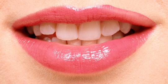 4 Tips membuat bibir merona alami