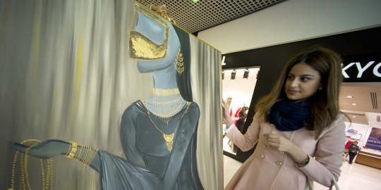 Seniman cantik tunjukkan karyanya di "Al Aali Art Fest2 2013"