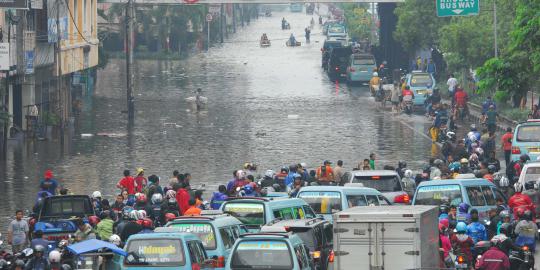 Pasar Glodok masih tergenang banjir