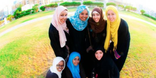 Kelompok muslim di Inggris paksa perempuan tutup aurat 