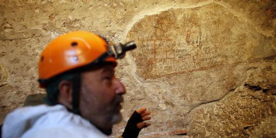 Arkeolog temukan sisa lukisan kuno terpendam di Colosseum