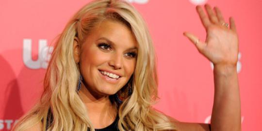 Jessica Simpson mengandung anak laki-laki