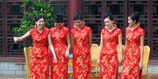 Malaysia larang artis berpakaian tradisional China 