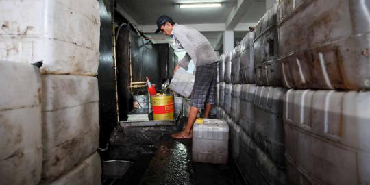 Dituntut 7,5 tahun bui, terdakwa korupsi minyak goreng nangis