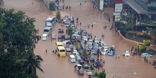 Analisa kerugian akibat banjir Jakarta dari tahun ke tahun 