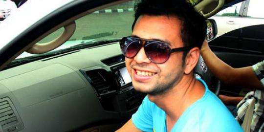 Saat digerebek, Raffi dkk ada yang joget dan tidur di kamar