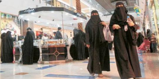 Tembok pembatas pria dan wanita wajib dibangun di toko Saudi