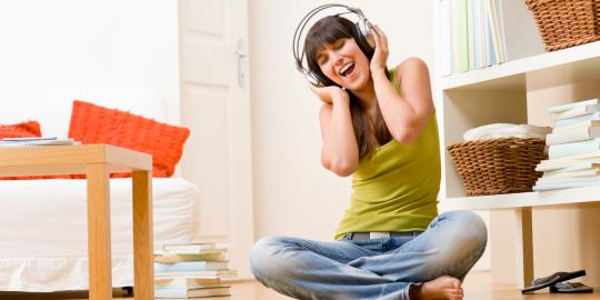 4 Cara asyik mengisi waktu saat sendirian