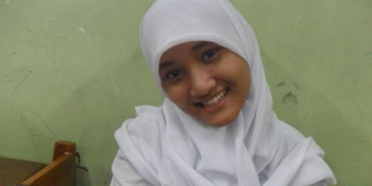 [video] Fatin Shidqia Lubis bernyanyi di jam pelajaran ekonomi