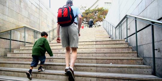 Naik turun tangga sama sehatnya dengan nge-gym