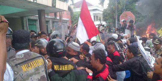 Polisi Solo lepas tembakan saat bubarkan sweeping ormas