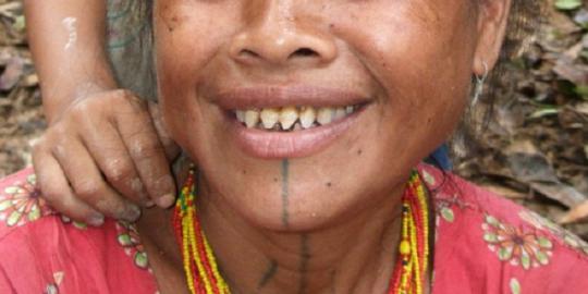 Gigi runcing, simbol kecantikan suku Mentawai