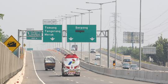 Melirik untung rugi ide Dahlan soal motor masuk tol