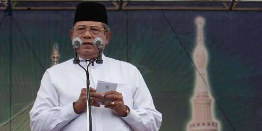 Di depan Kabah, SBY sibuk SMS ke petinggi Demokrat