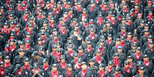 Ribuan buruh long march menuju Istana Negara