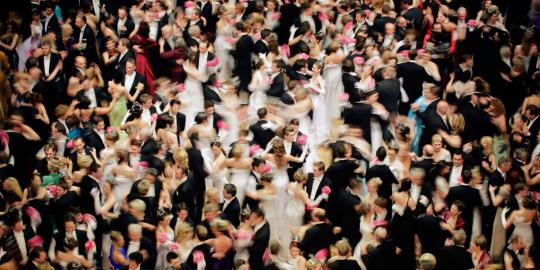 Ratusan pasang penari tampil di Opera Ball Austria