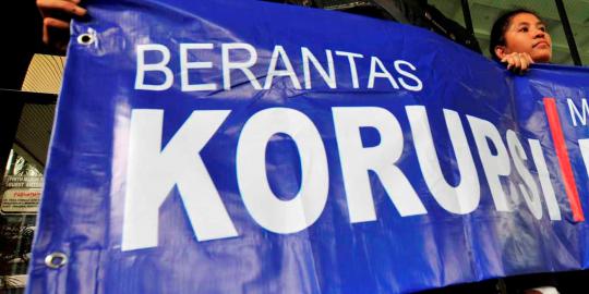 Tiga tersangka korupsi pimpin sidang pelantikan bupati
