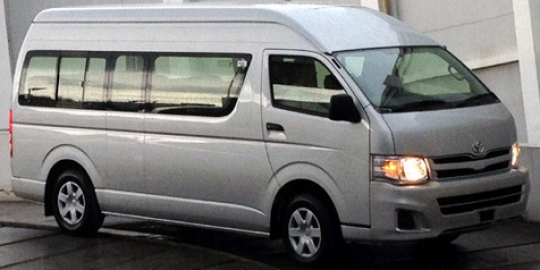 Toyota Hiace Commuter, muat 16 penumpang!  merdeka.com