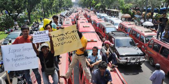 Cara Jokowi rombak manajemen angkot untuk cegah kriminalitas