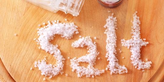 6 Obat jerawat yang berasal dari dapur