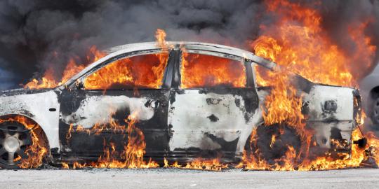 Mobil minibus terbakar di Tol Cijago Depok