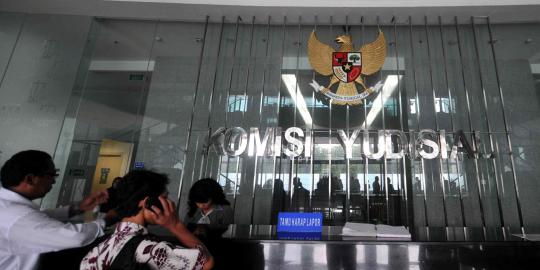 KY: Mutasi hakim selingkuh bukan promosi jabatan