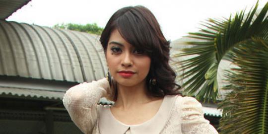profil artis tiwi t2