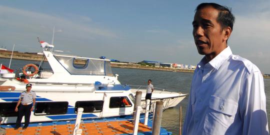 Jokowi uji coba waterway Marunda