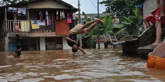 Bengawan Solo meluap, puluhan rumah di Bojonegoro terendam