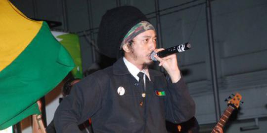 Penonton kecewa cara polisi bubarkan massa dengan gas air mata