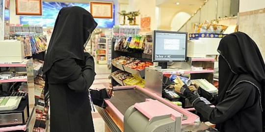 Ulama Saudi larang perempuan bekerja sebagai kasir toko