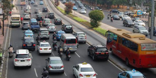  Stiker  ganjil genap diberikan saat perpanjang STNK  