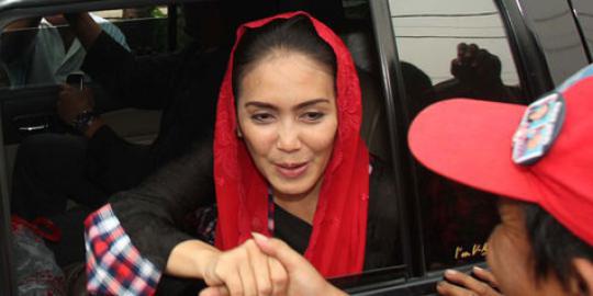 Rieke Dyah Pitaloka kampanye sampai suara serak