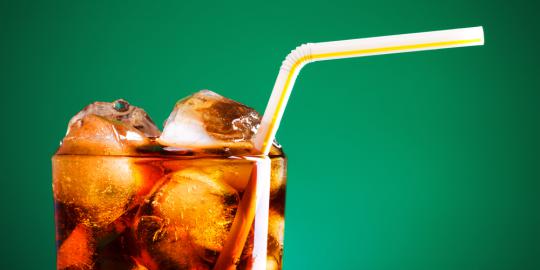 Soda diet mampu mengontrol nafsu ngemil?
